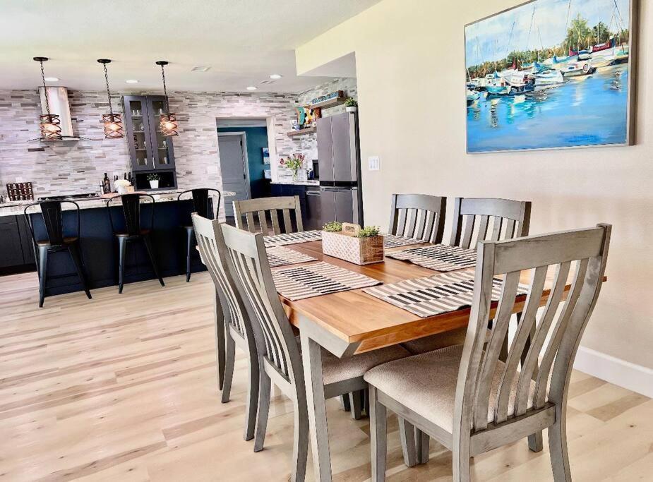 Sea La Vie - Beach Town Charm+Newly Renovated شاطئ كوكوا المظهر الخارجي الصورة
