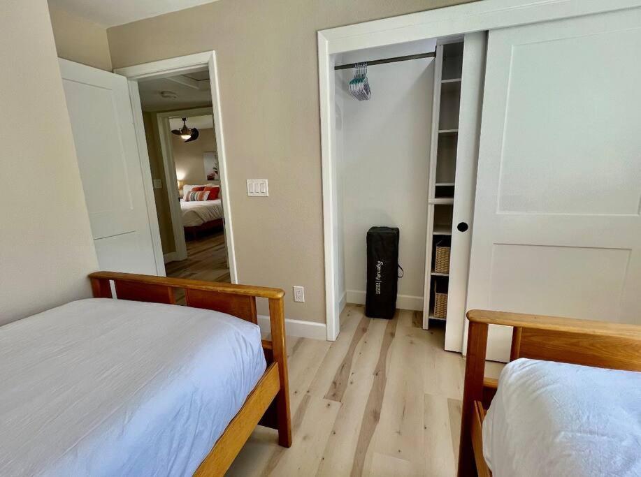 Sea La Vie - Beach Town Charm+Newly Renovated شاطئ كوكوا المظهر الخارجي الصورة
